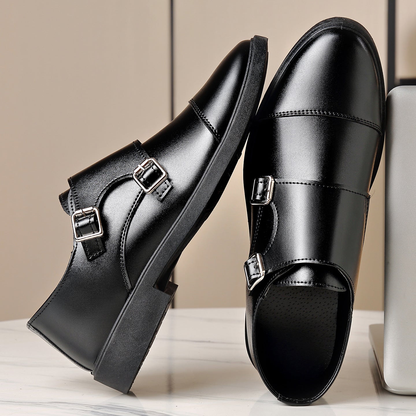 Large Size Soft Bottom Men's All-match Metal Slip-on Leather Shoes