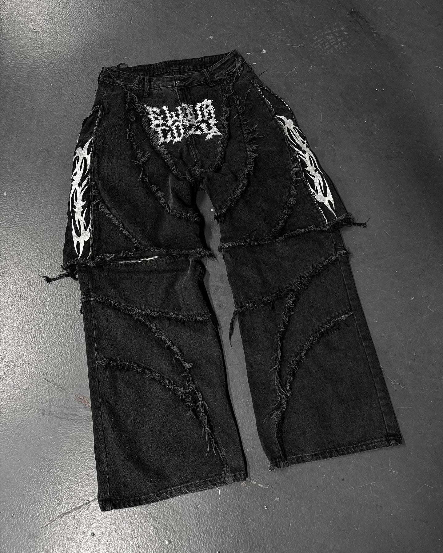 Retro Bat Pattern Lazy Embroidered Loose Jeans